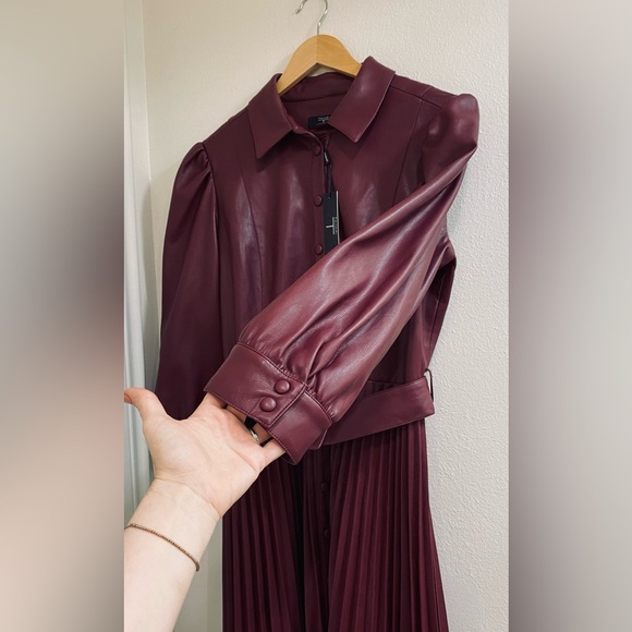 NWT T TAHARI Belted Accordian Pleated Faux Leather Bordeaux Red Dress 12 - Picture 5 of 8